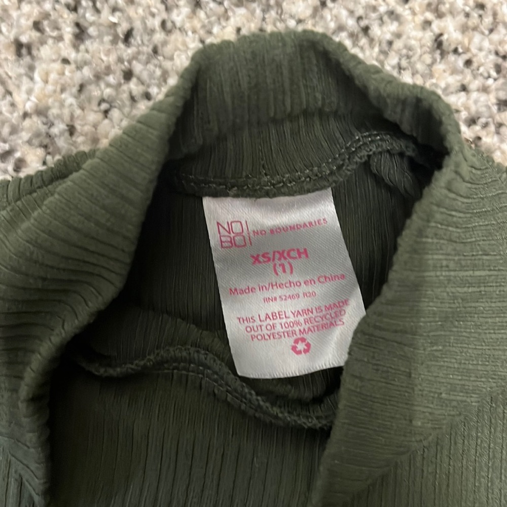 Olive green turtle neck (short sleeve)